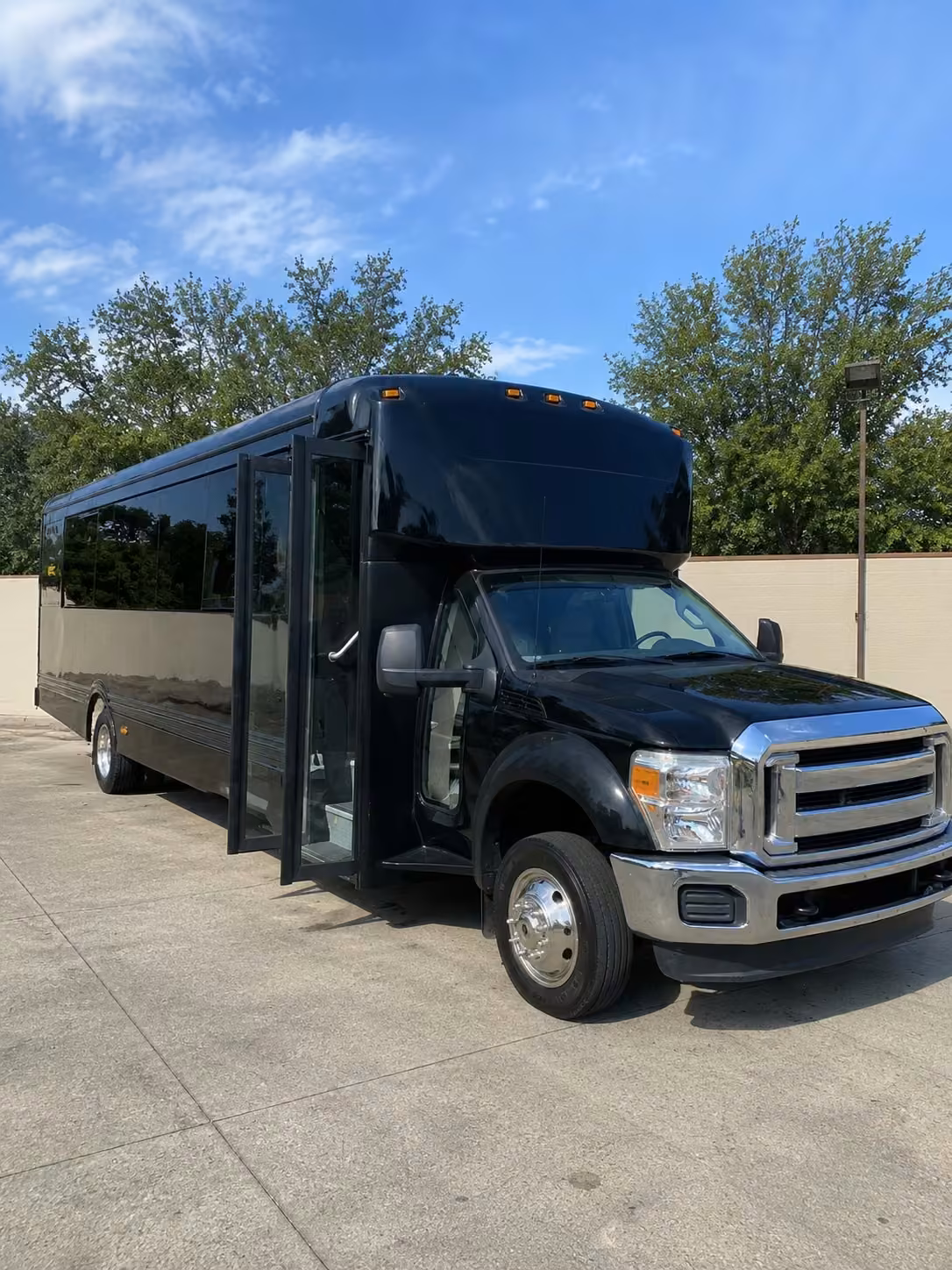18 passenger party bus